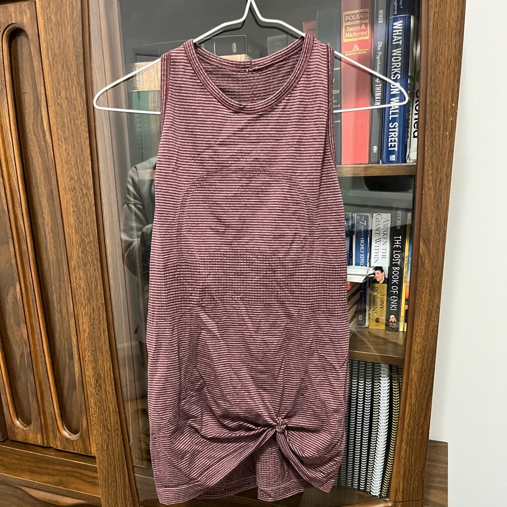 Lululemon high neck work out top- burgundy and grey